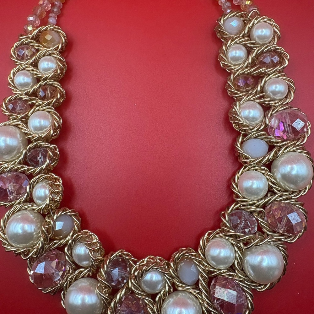 RSVP Elegant Gold and Pearl Statement Necklace - Picture 3 of 5